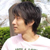 デザイナー：佐藤